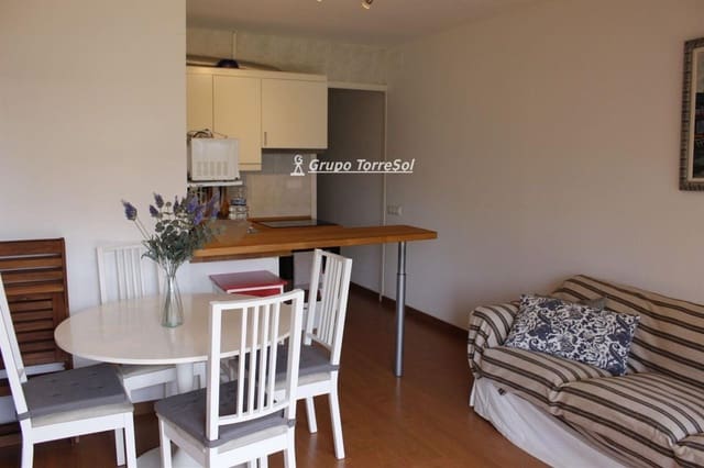 Piso de 2 habitaciones en Torredembarra en venta con piscina - 149.000 € (Ref: 9997760)
