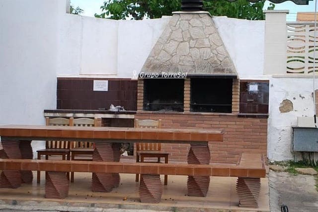 Piso de 2 habitaciones en Torredembarra en venta con piscina - 149.000 € (Ref: 9997760)