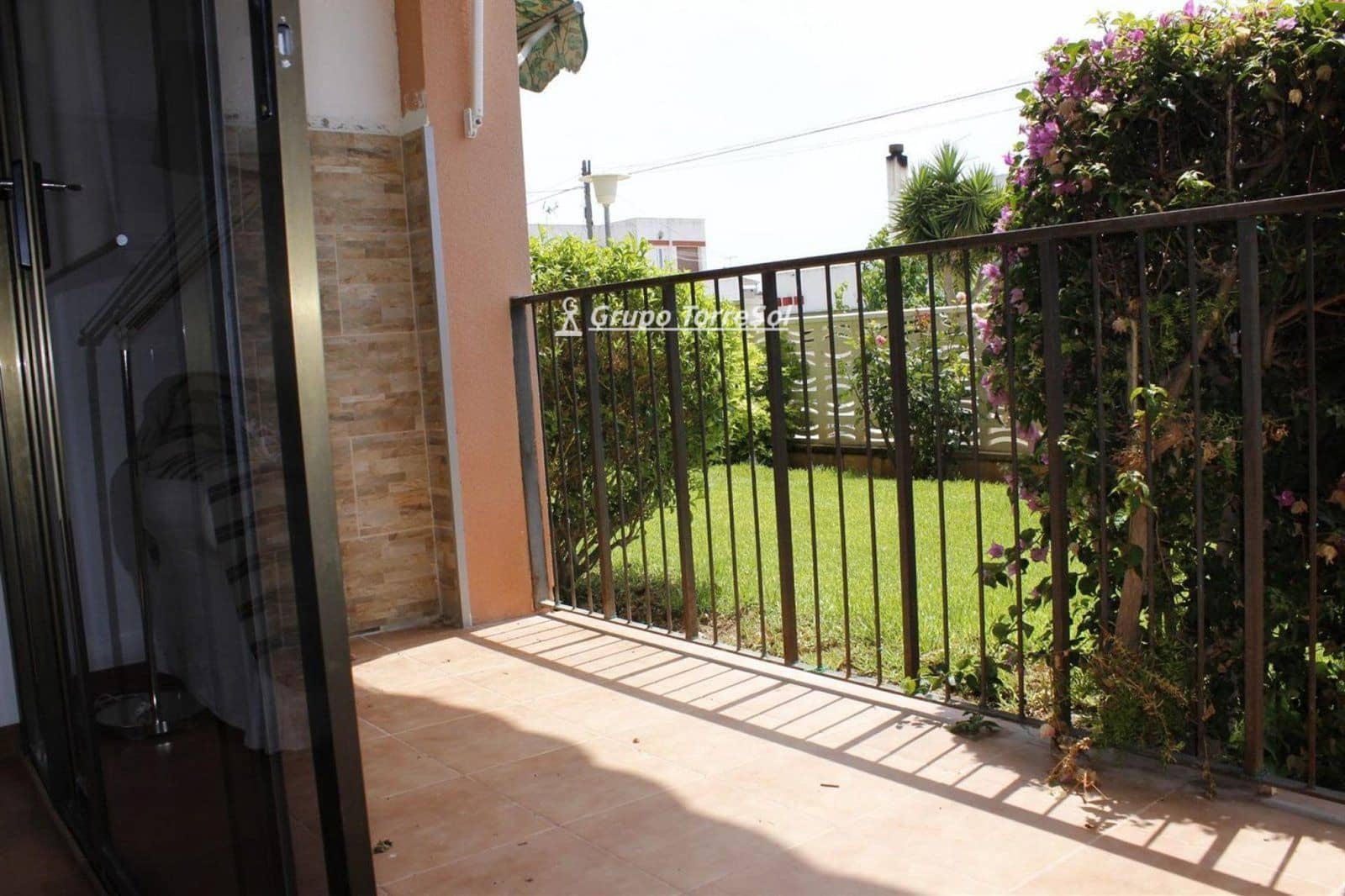 Piso de 2 habitaciones en Torredembarra en venta con piscina - 149.000 € (Ref: 9997760)