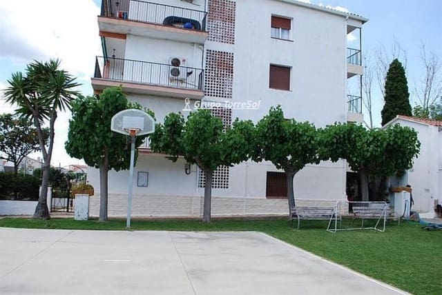 Piso de 2 habitaciones en Torredembarra en venta con piscina - 149.000 € (Ref: 9997760)