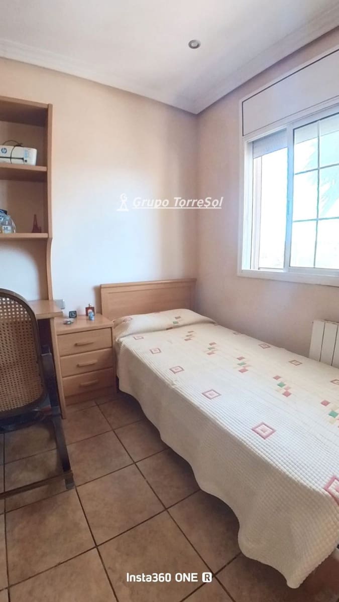 Chalet de 4 habitaciones en Piera en venta con piscina garaje - 360.000 € (Ref: 9999146)