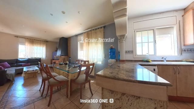 4 bedroom Villa for sale in Piera with pool garage - € 360,000 (Ref: 9999146)