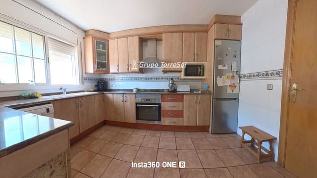 4 bedroom Villa for sale in Piera with pool garage - € 360,000 (Ref: 9999146)