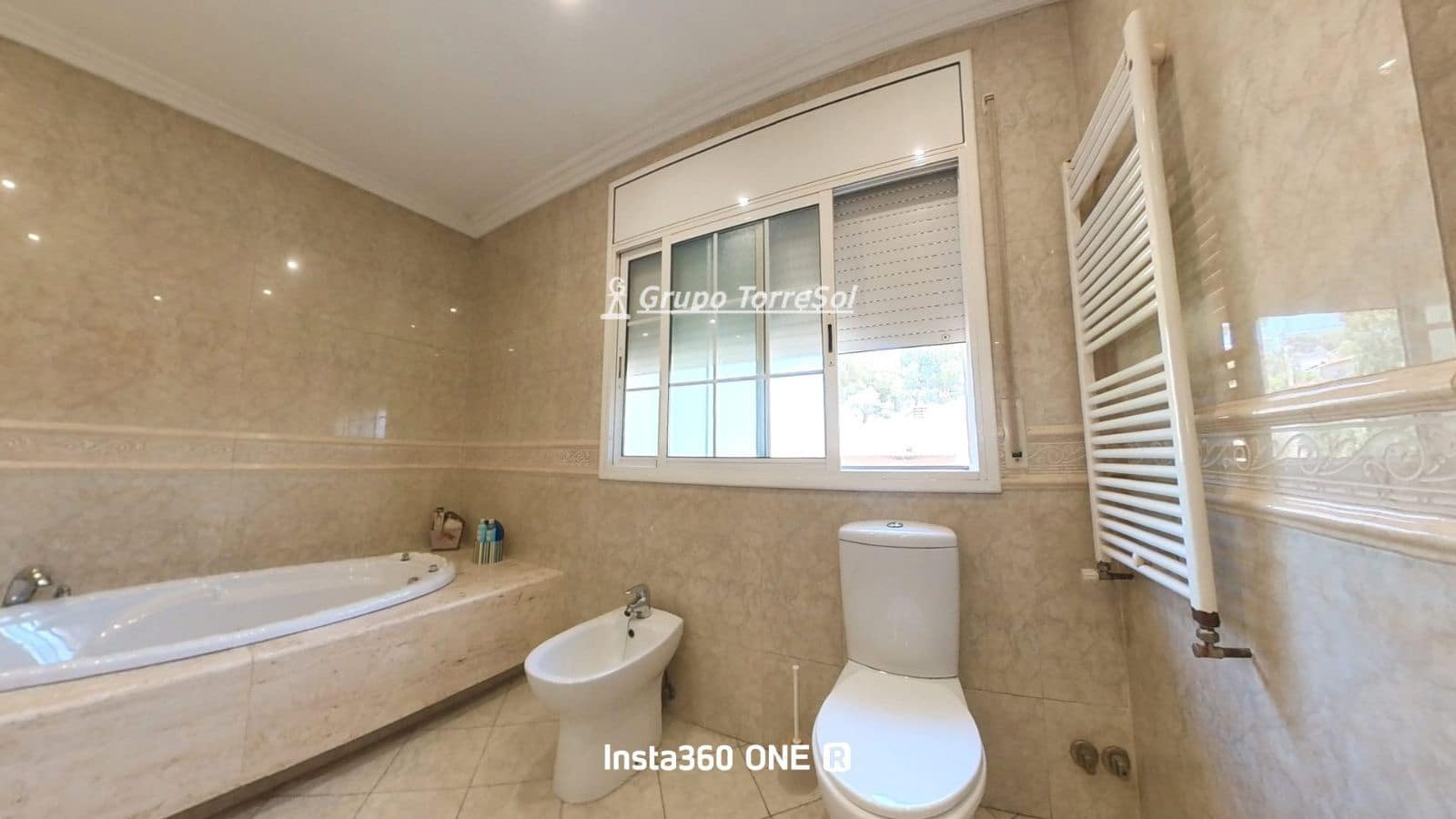 Chalet de 4 habitaciones en Piera en venta con piscina garaje - 360.000 € (Ref: 9999146)