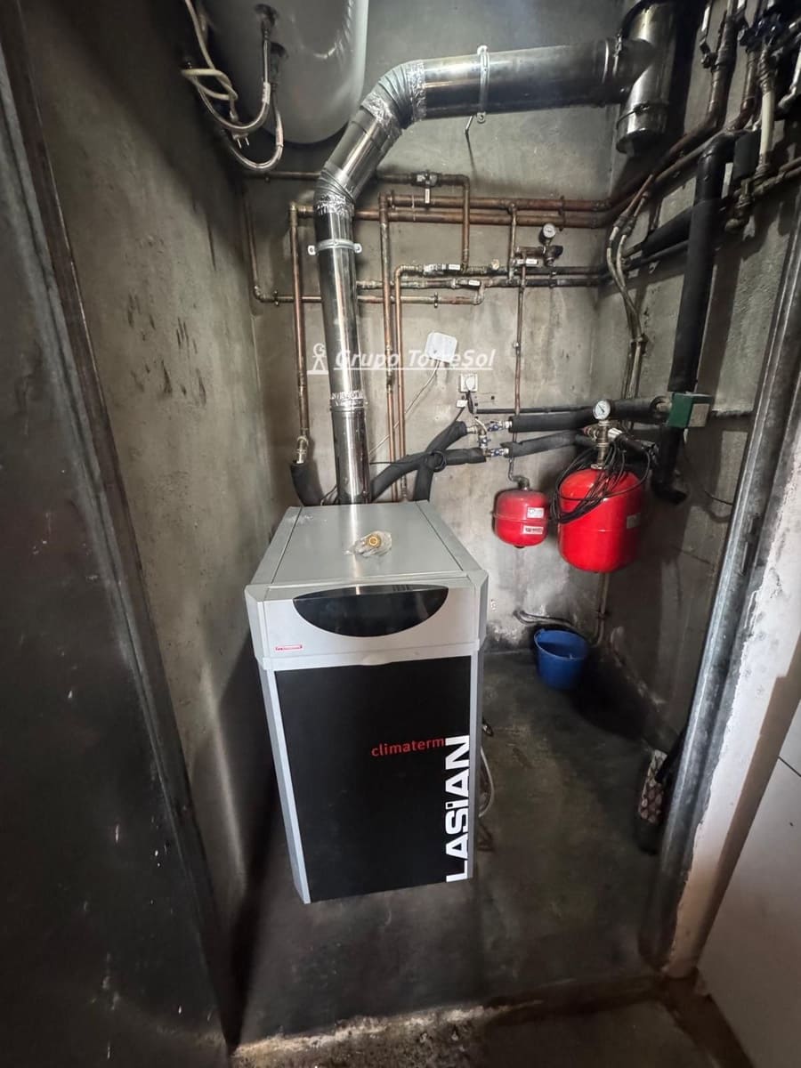 7 quarto Moradia para venda em Masquefa com piscina garagem - 370 000 € (Ref: 9999147)