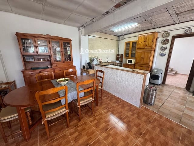 7 quarto Moradia para venda em Masquefa com piscina garagem - 370 000 € (Ref: 9999147)
