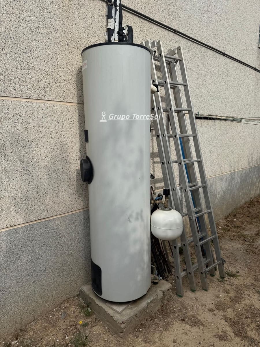 7 quarto Moradia para venda em Masquefa com piscina garagem - 370 000 € (Ref: 9999147)
