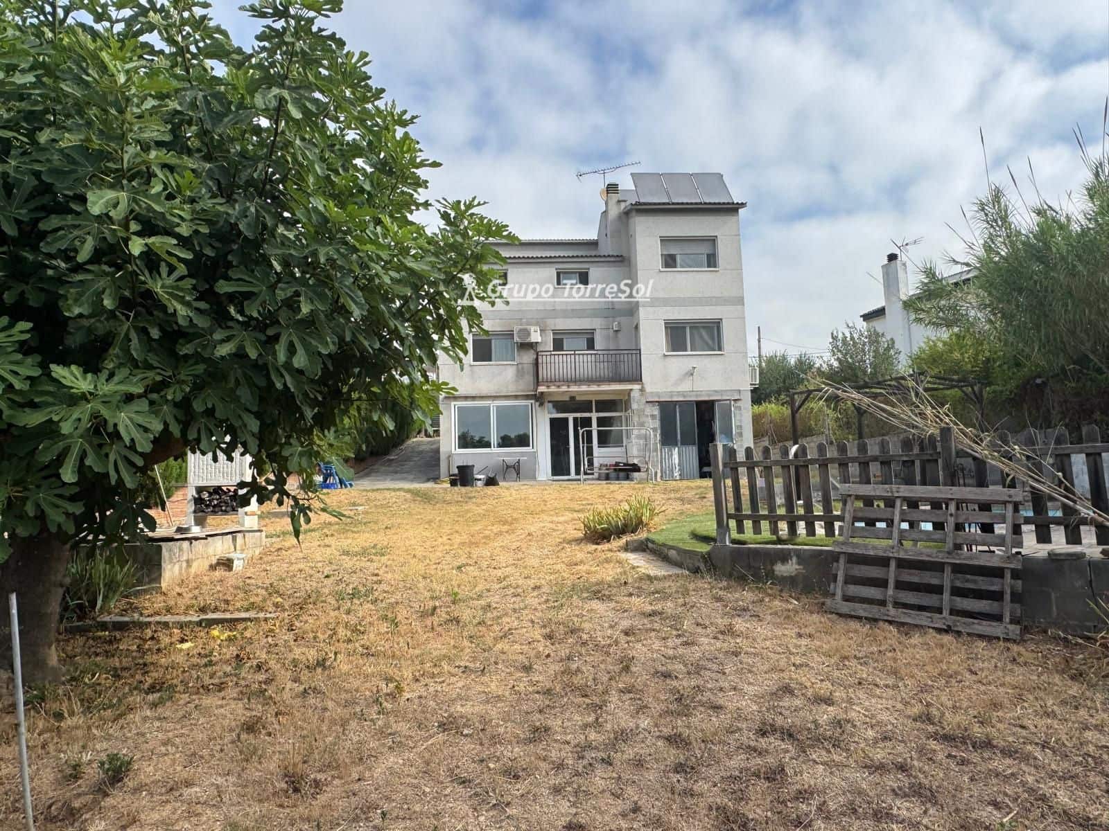 7 quarto Moradia para venda em Masquefa com piscina garagem - 370 000 € (Ref: 9999147)