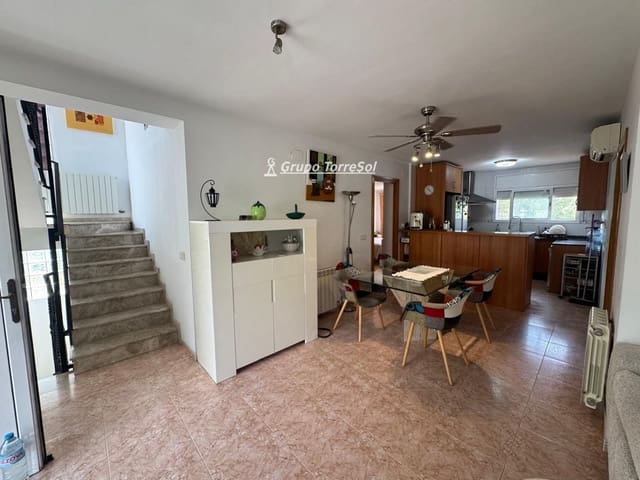 7 quarto Moradia para venda em Masquefa com piscina garagem - 370 000 € (Ref: 9999147)