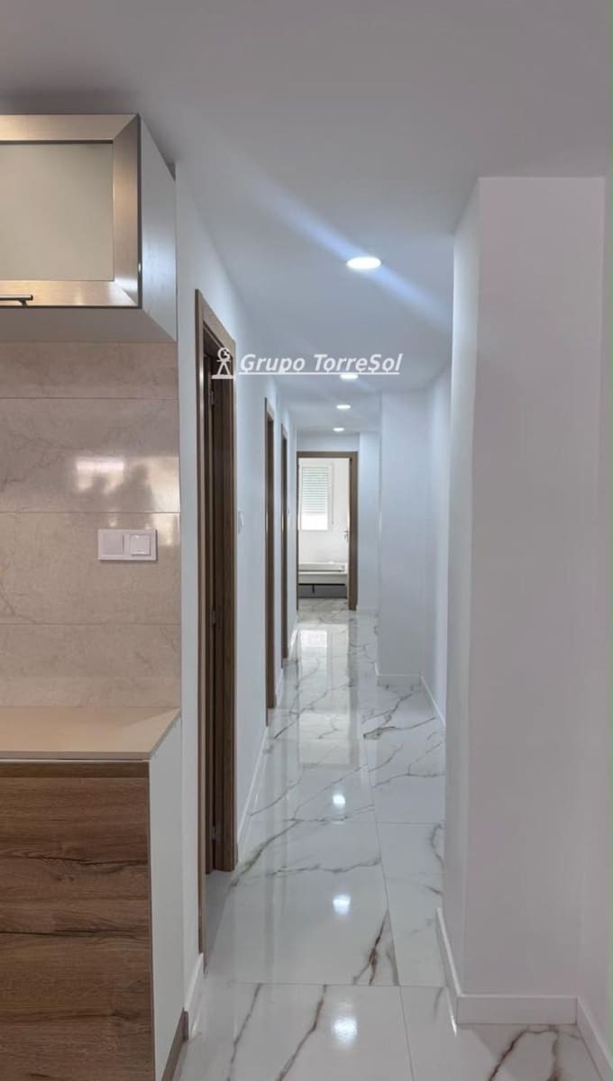 Piso de 3 habitaciones en Santa Pola en venta - 155.900 € (Ref: 9999456)