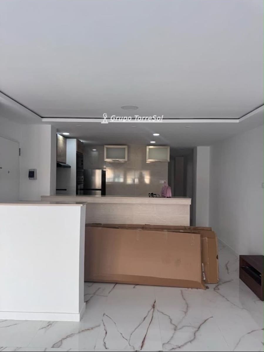 Piso de 3 habitaciones en Santa Pola en venta - 155.900 € (Ref: 9999456)
