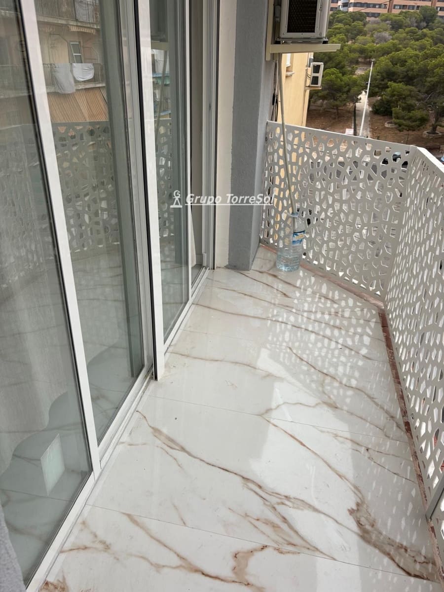 Piso de 3 habitaciones en Santa Pola en venta - 155.900 € (Ref: 9999456)