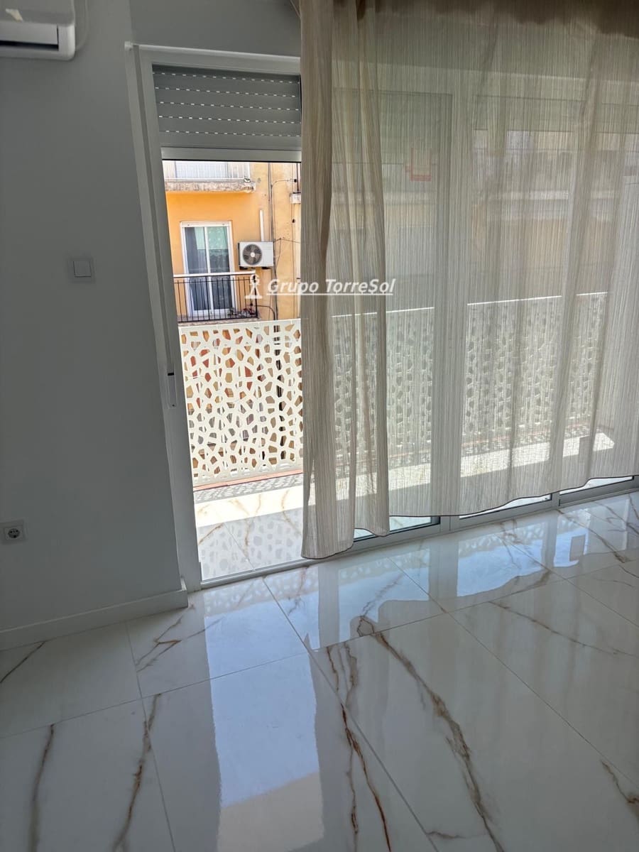 Piso de 3 habitaciones en Santa Pola en venta - 155.900 € (Ref: 9999456)