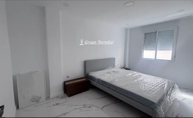 Piso de 3 habitaciones en Santa Pola en venta - 155.900 € (Ref: 9999456)