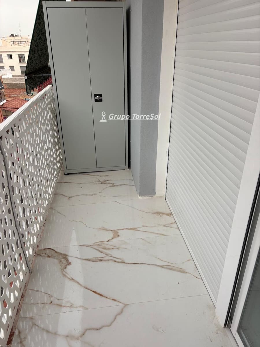 Piso de 3 habitaciones en Santa Pola en venta - 155.900 € (Ref: 9999456)