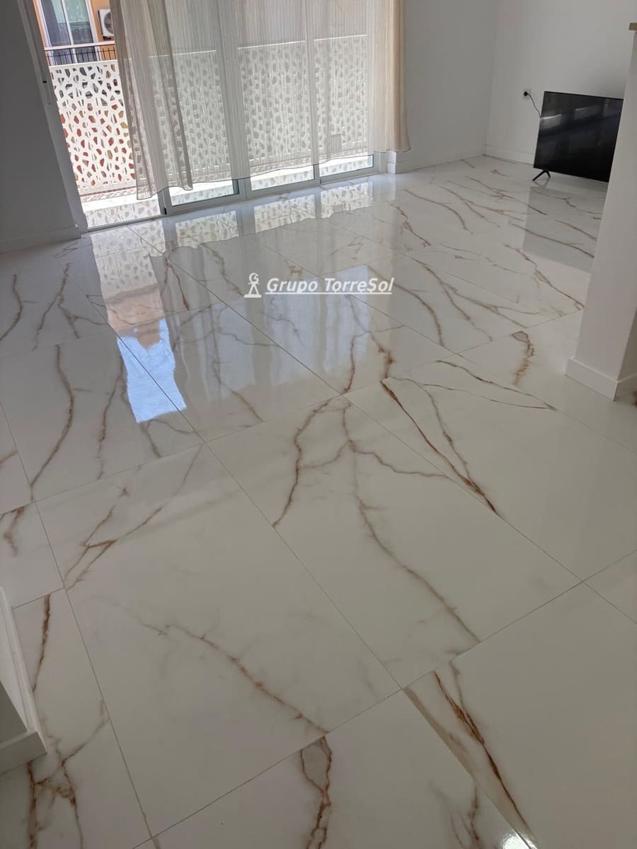 Piso de 3 habitaciones en Santa Pola en venta - 155.900 € (Ref: 9999456)
