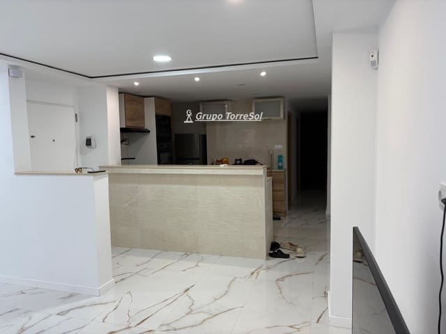 Piso de 3 habitaciones en Santa Pola en venta - 155.900 € (Ref: 9999456)