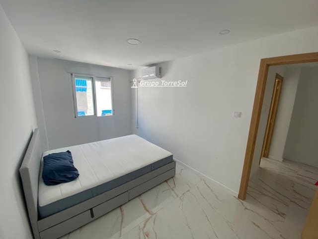 Piso de 3 habitaciones en Santa Pola en venta - 155.900 € (Ref: 9999456)