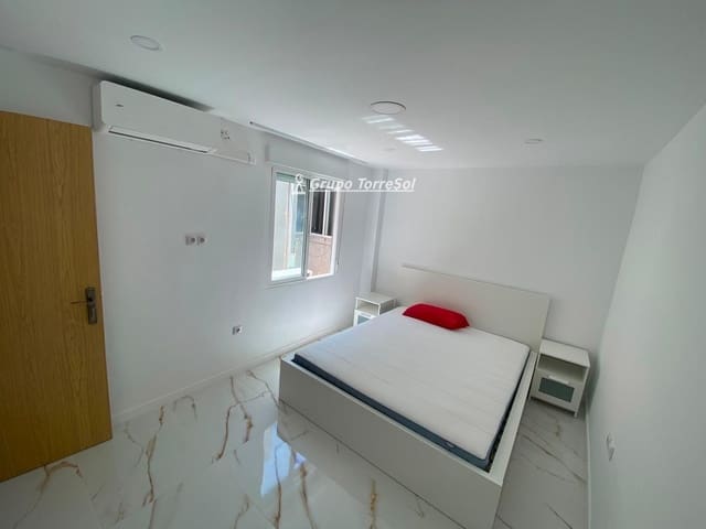 Piso de 3 habitaciones en Santa Pola en venta - 155.900 € (Ref: 9999456)