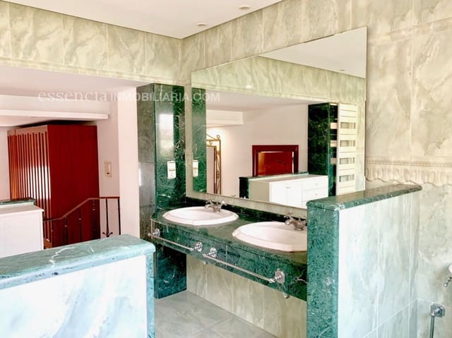 5 soveværelse Villa til salg i Gandia med garage - € 700.000 (Ref: 4720567)