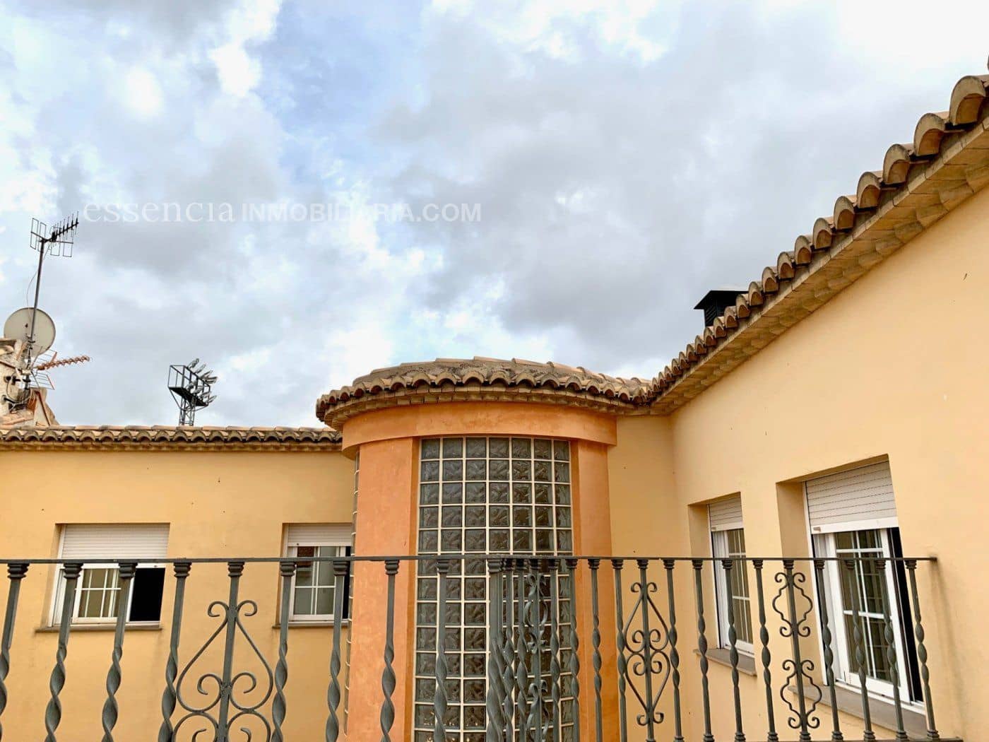 5 makuuhuone Huvila myytävänä paikassa Gandia mukana 
autotalli - 700 000 € (Ref: 4720567)