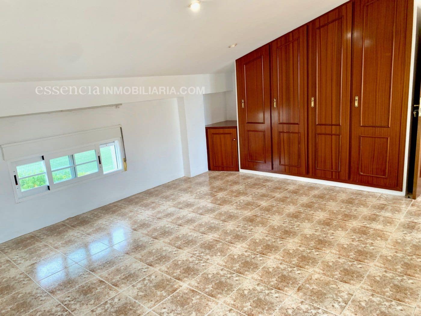 5 makuuhuone Huvila myytävänä paikassa Gandia mukana 
autotalli - 700 000 € (Ref: 4720567)