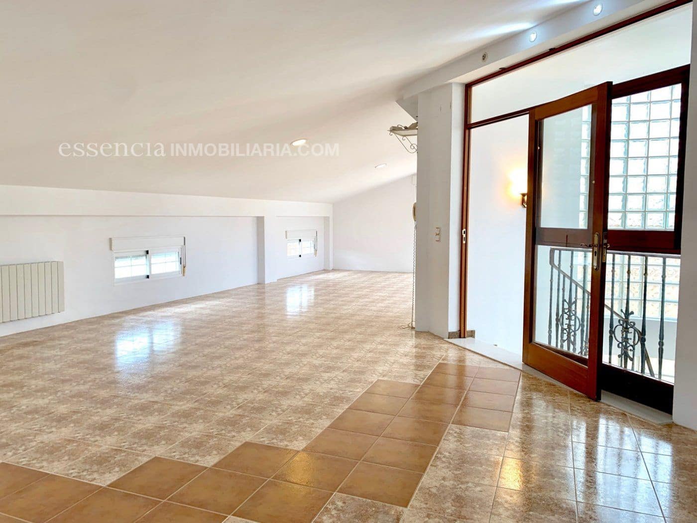 5 makuuhuone Huvila myytävänä paikassa Gandia mukana 
autotalli - 700 000 € (Ref: 4720567)