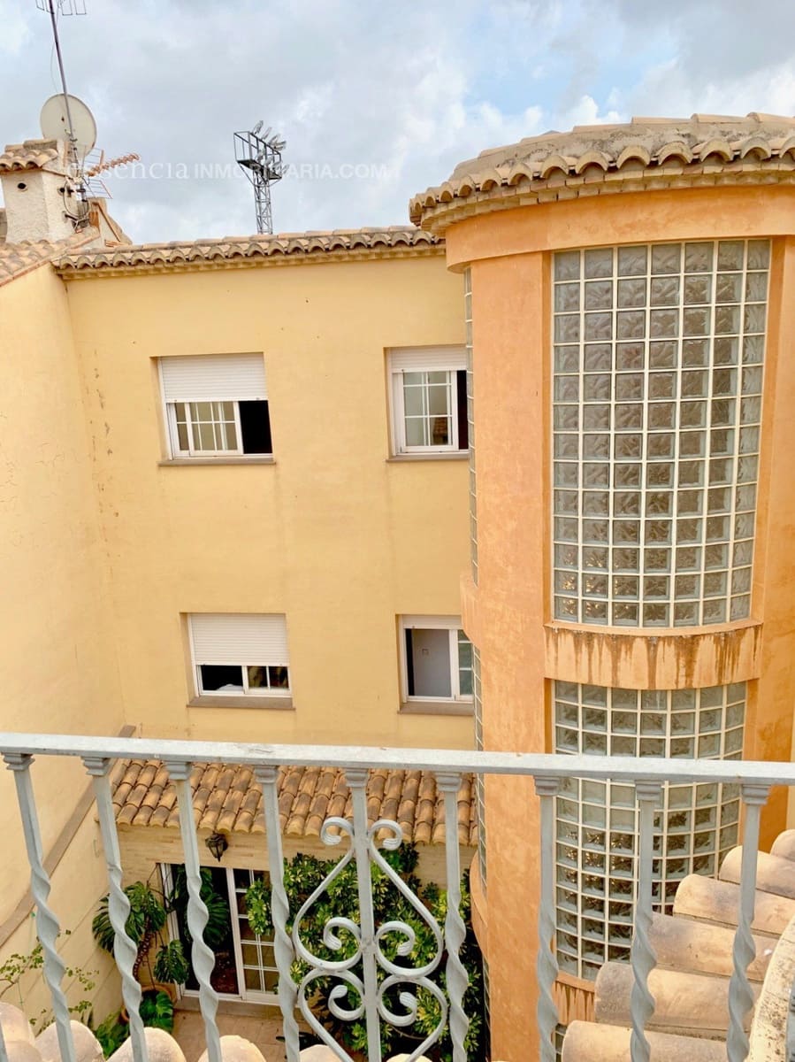 5 makuuhuone Huvila myytävänä paikassa Gandia mukana 
autotalli - 700 000 € (Ref: 4720567)