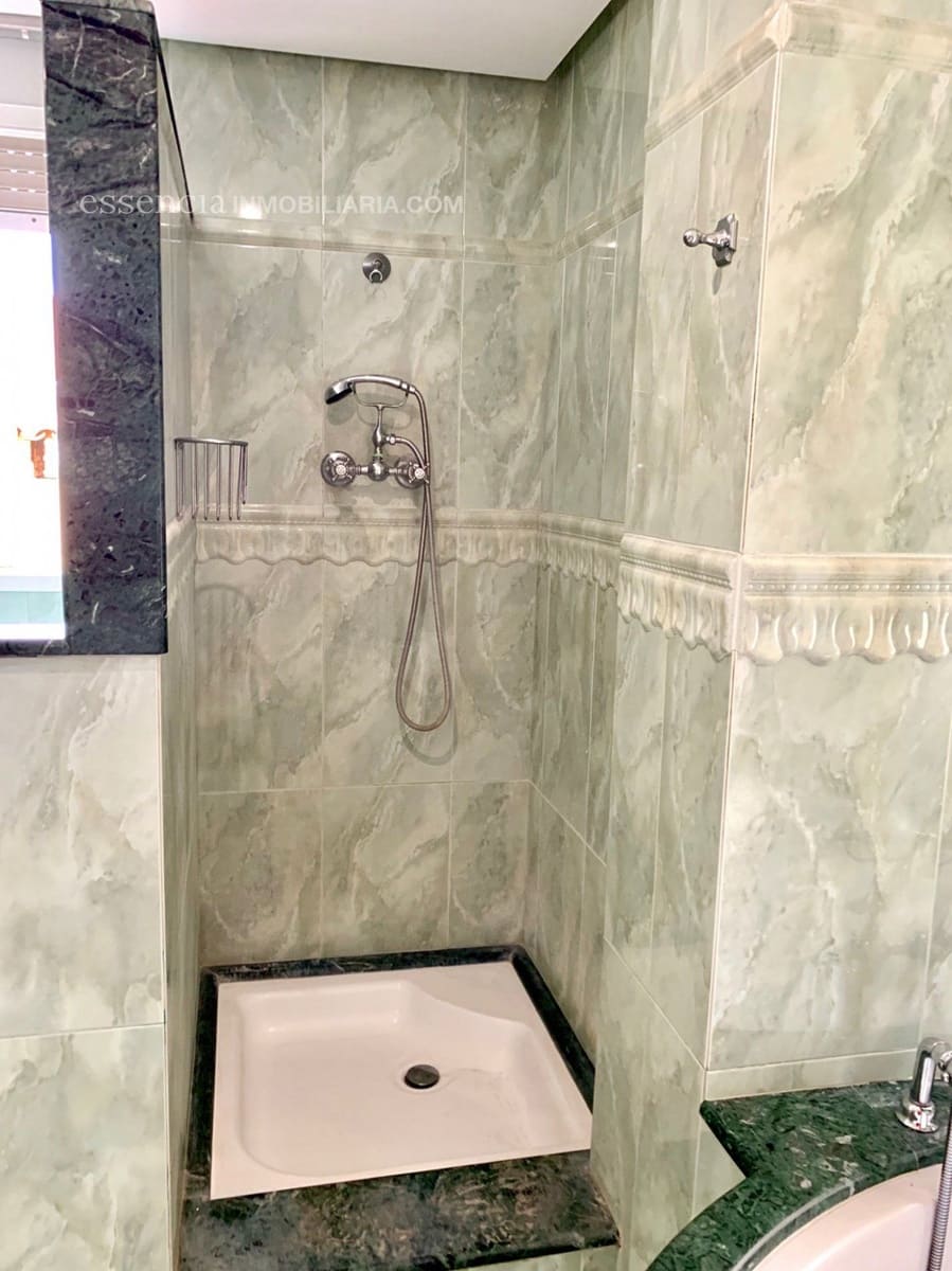 5 makuuhuone Huvila myytävänä paikassa Gandia mukana 
autotalli - 700 000 € (Ref: 4720567)