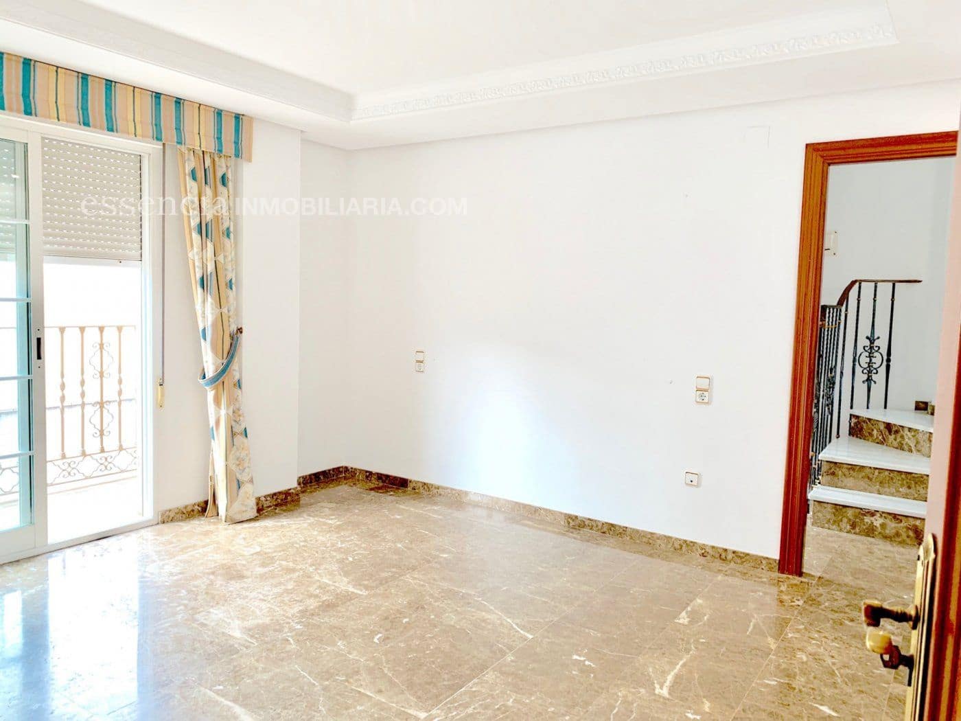 5 makuuhuone Huvila myytävänä paikassa Gandia mukana 
autotalli - 700 000 € (Ref: 4720567)