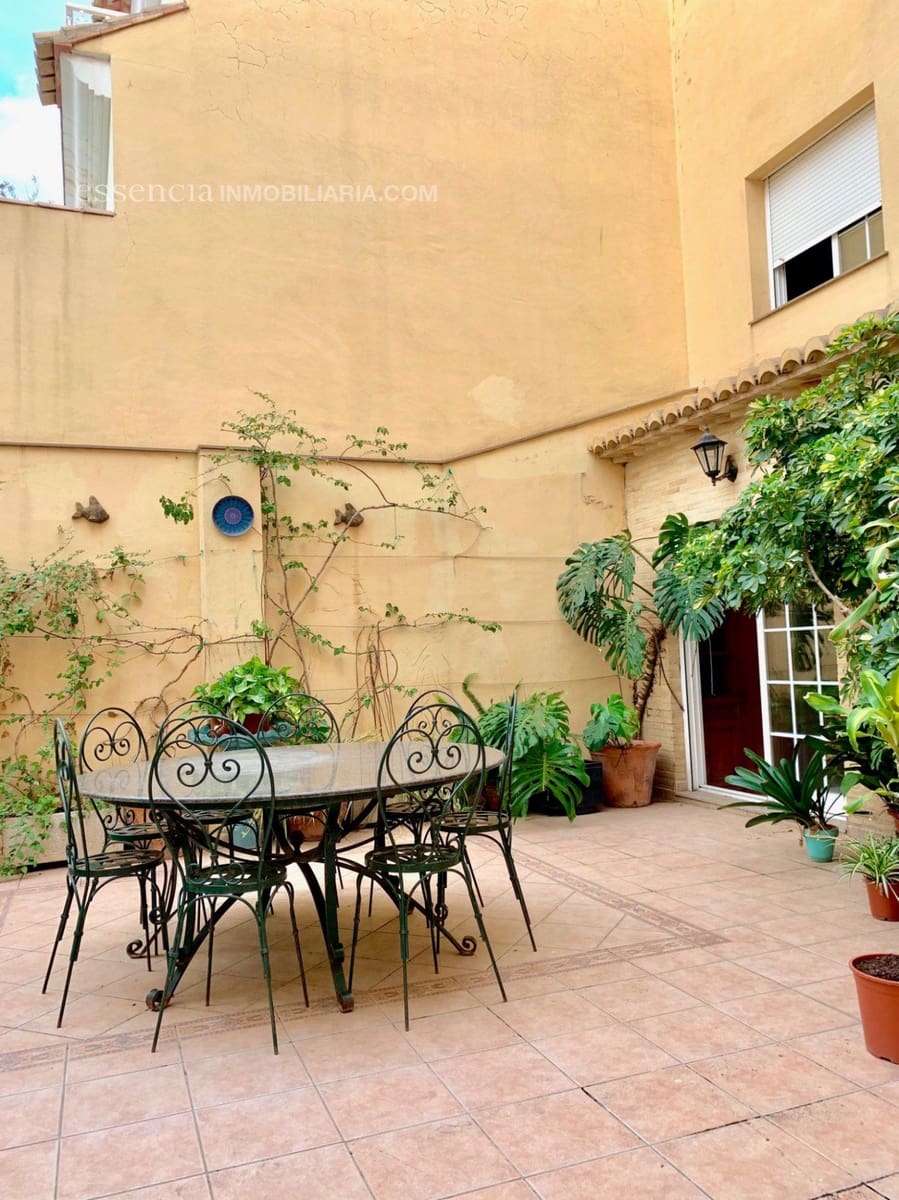 5 makuuhuone Huvila myytävänä paikassa Gandia mukana 
autotalli - 700 000 € (Ref: 4720567)