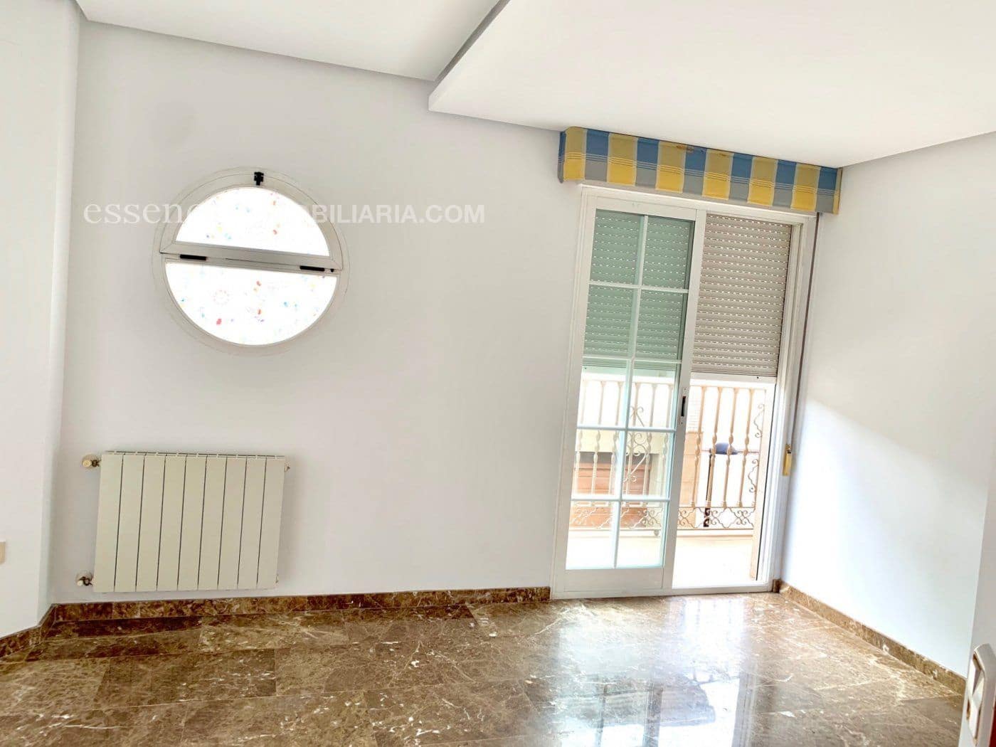 5 makuuhuone Huvila myytävänä paikassa Gandia mukana 
autotalli - 700 000 € (Ref: 4720567)