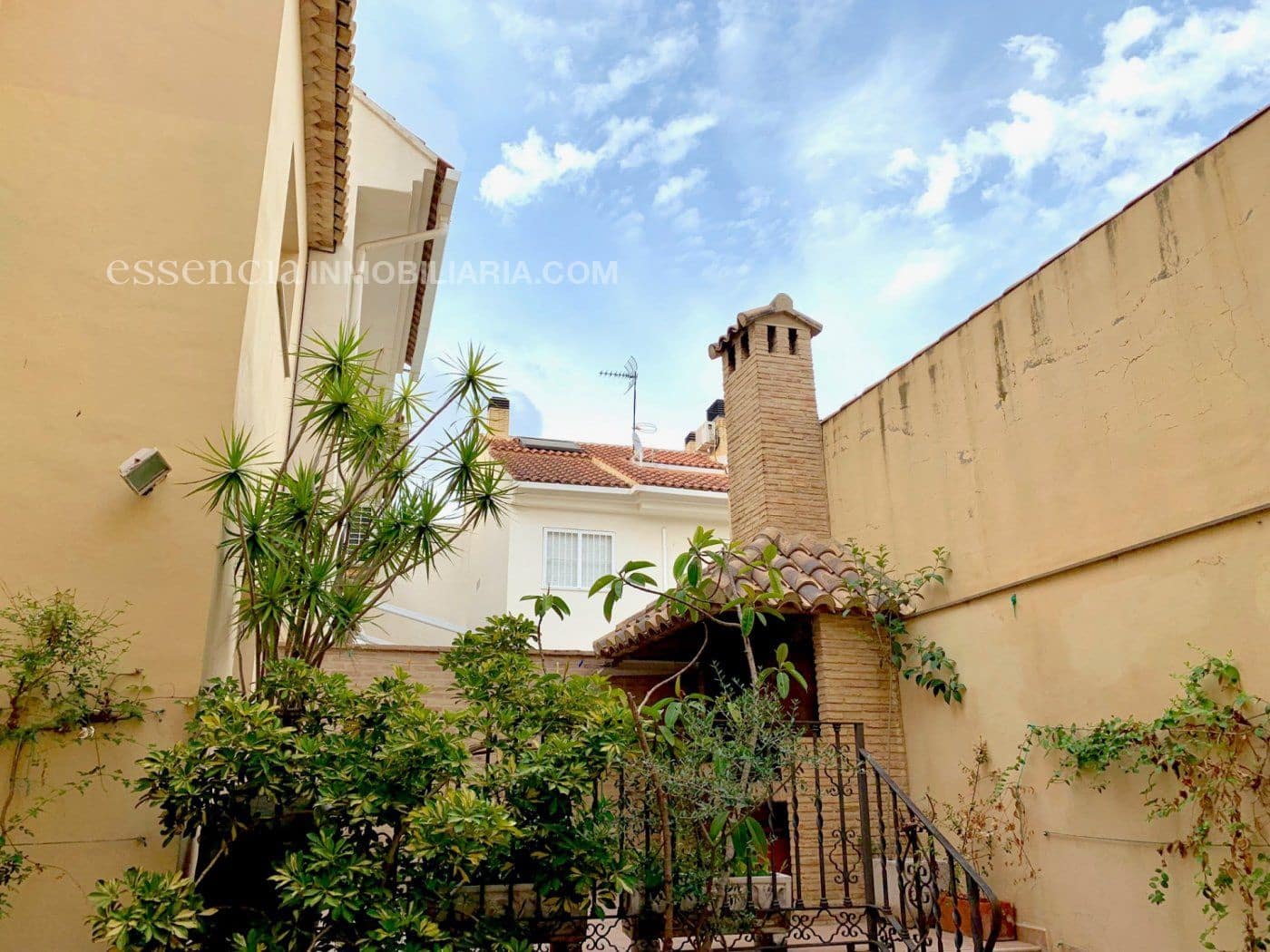 5 makuuhuone Huvila myytävänä paikassa Gandia mukana 
autotalli - 700 000 € (Ref: 4720567)