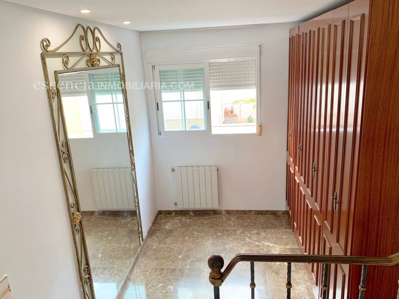 5 makuuhuone Huvila myytävänä paikassa Gandia mukana 
autotalli - 700 000 € (Ref: 4720567)