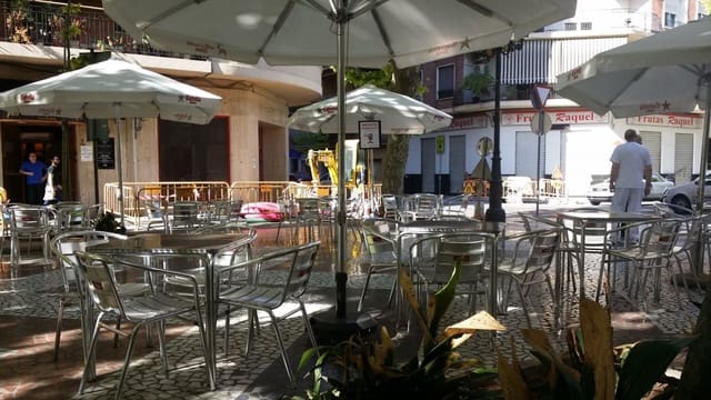 Commercial for sale in Gandia - € 250,000 (Ref: 6154936)