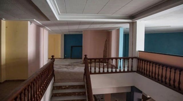 Commercial for sale in Cullera - € 264,400 (Ref: 6654940)