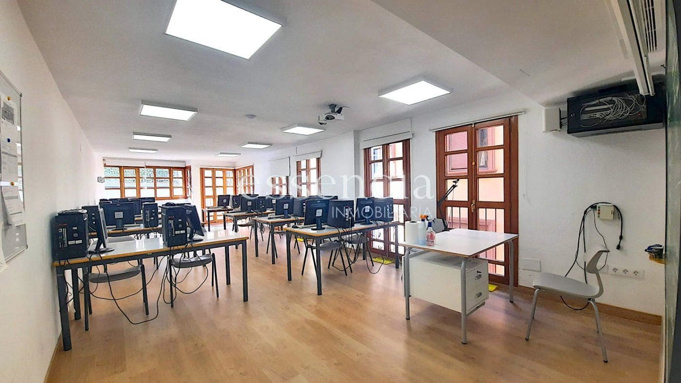 Erhverv til salg i Gandia - € 220.000 (Ref: 6727933)