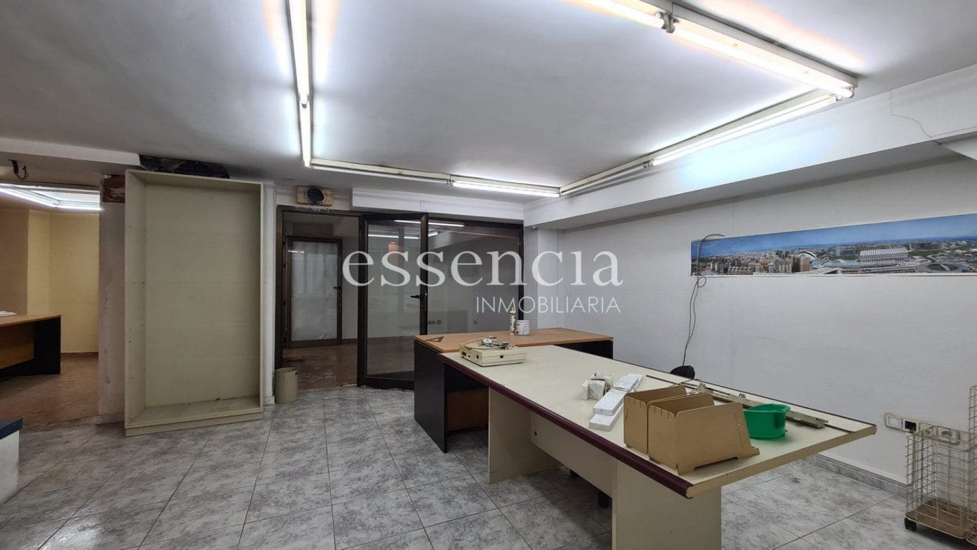 Commercial for sale in Gandia - € 100,000 (Ref: 6893379)
