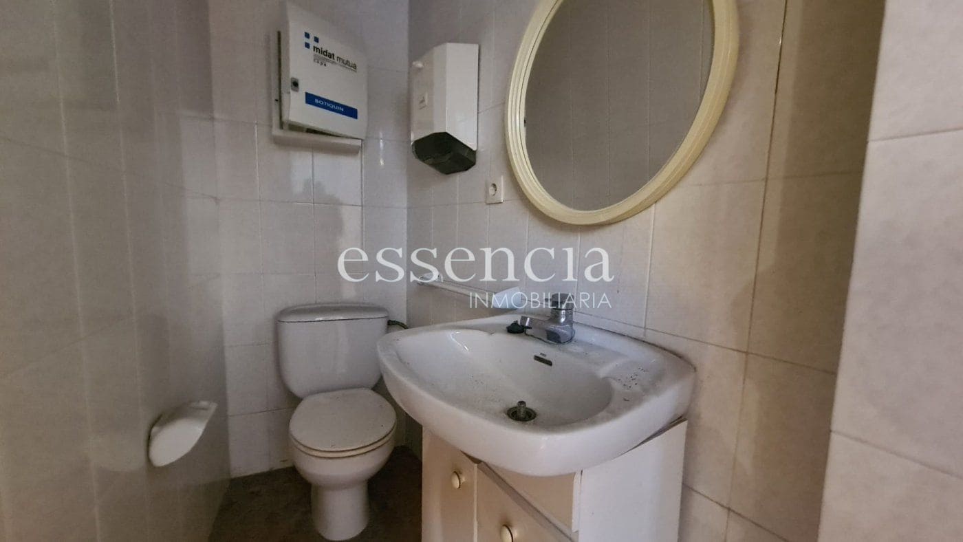 Commercial for sale in Gandia - € 100,000 (Ref: 6893379)