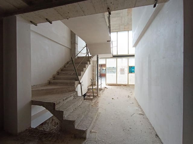 Erhverv til salg i Gandia - € 144.000 (Ref: 7399847)