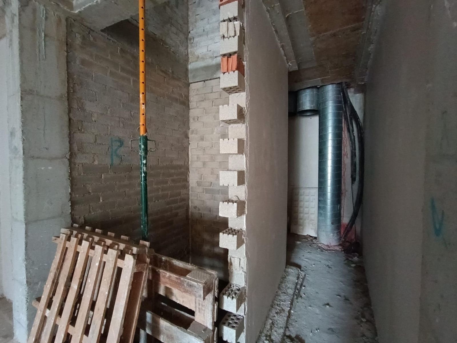 Erhverv til salg i Gandia - € 144.000 (Ref: 7399847)