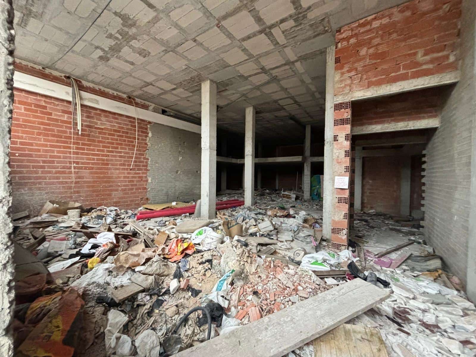 Commercieel te koop in Gandia - € 83.000 (Ref: 7765108)