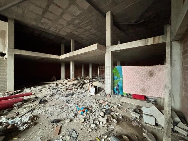 Commerciale in vendita in Gandia - 83.000 € (Rif: 7765108)