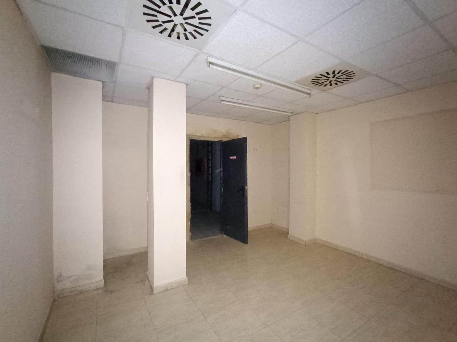 Erhverv til salg i Gandia - € 135.000 (Ref: 7793536)