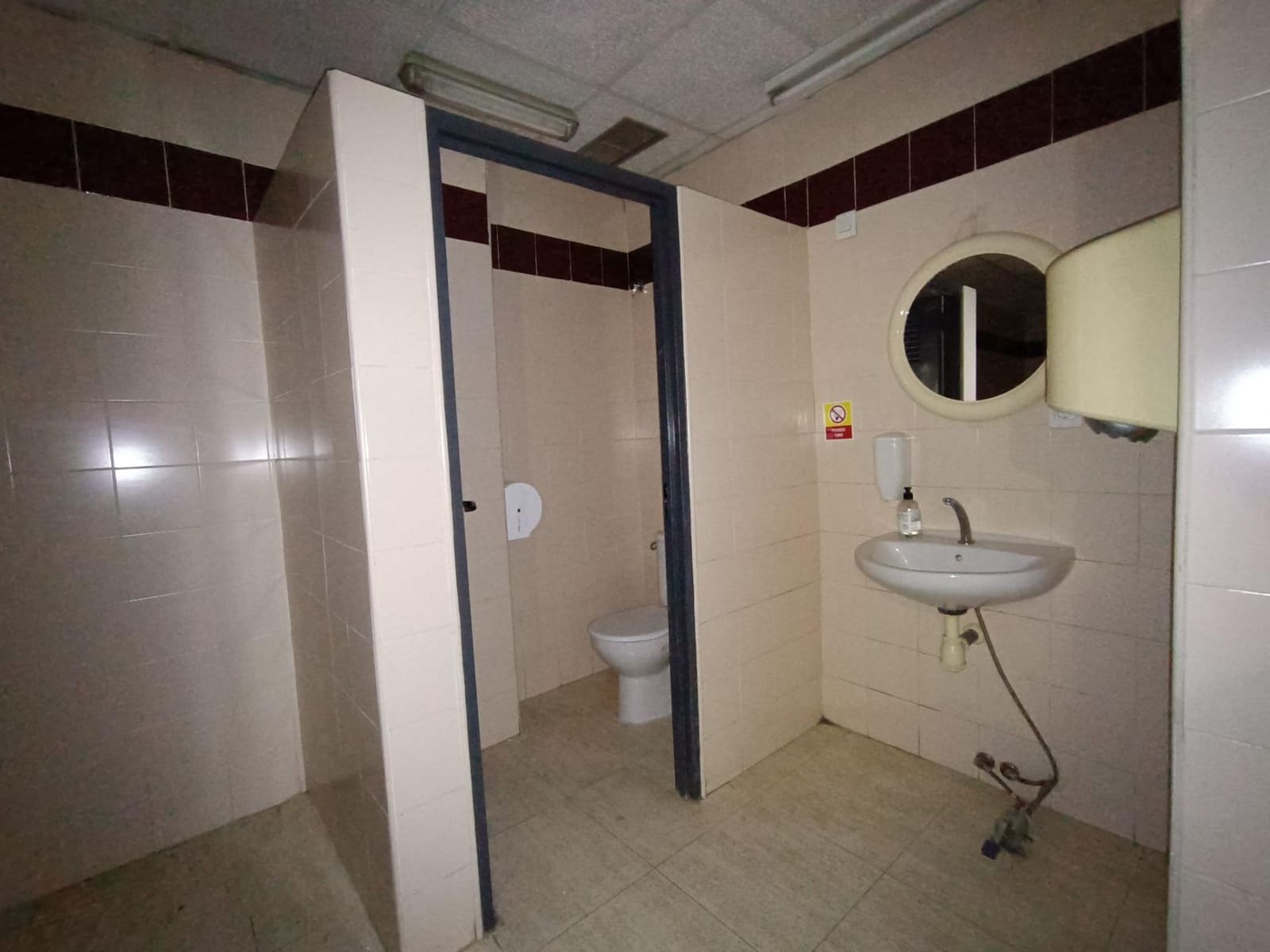 Erhverv til salg i Gandia - € 135.000 (Ref: 7793536)