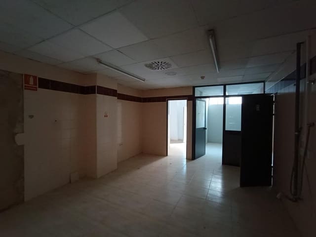 Erhverv til salg i Gandia - € 135.000 (Ref: 7793536)