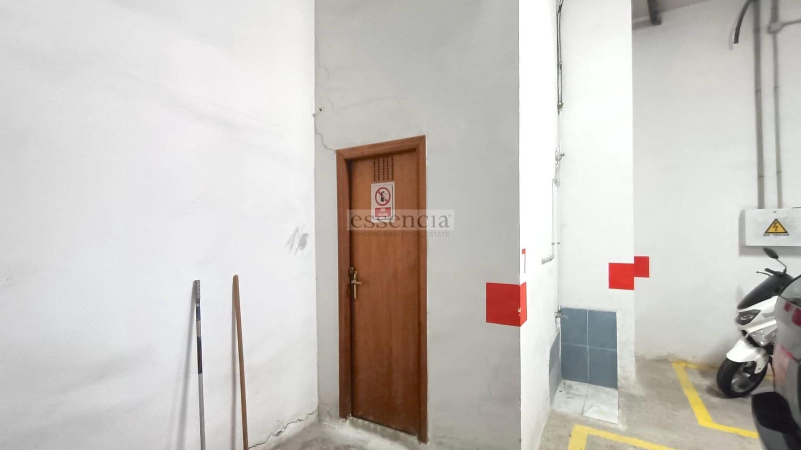 Erhverv til salg i Gandia - € 139.900 (Ref: 8130048)