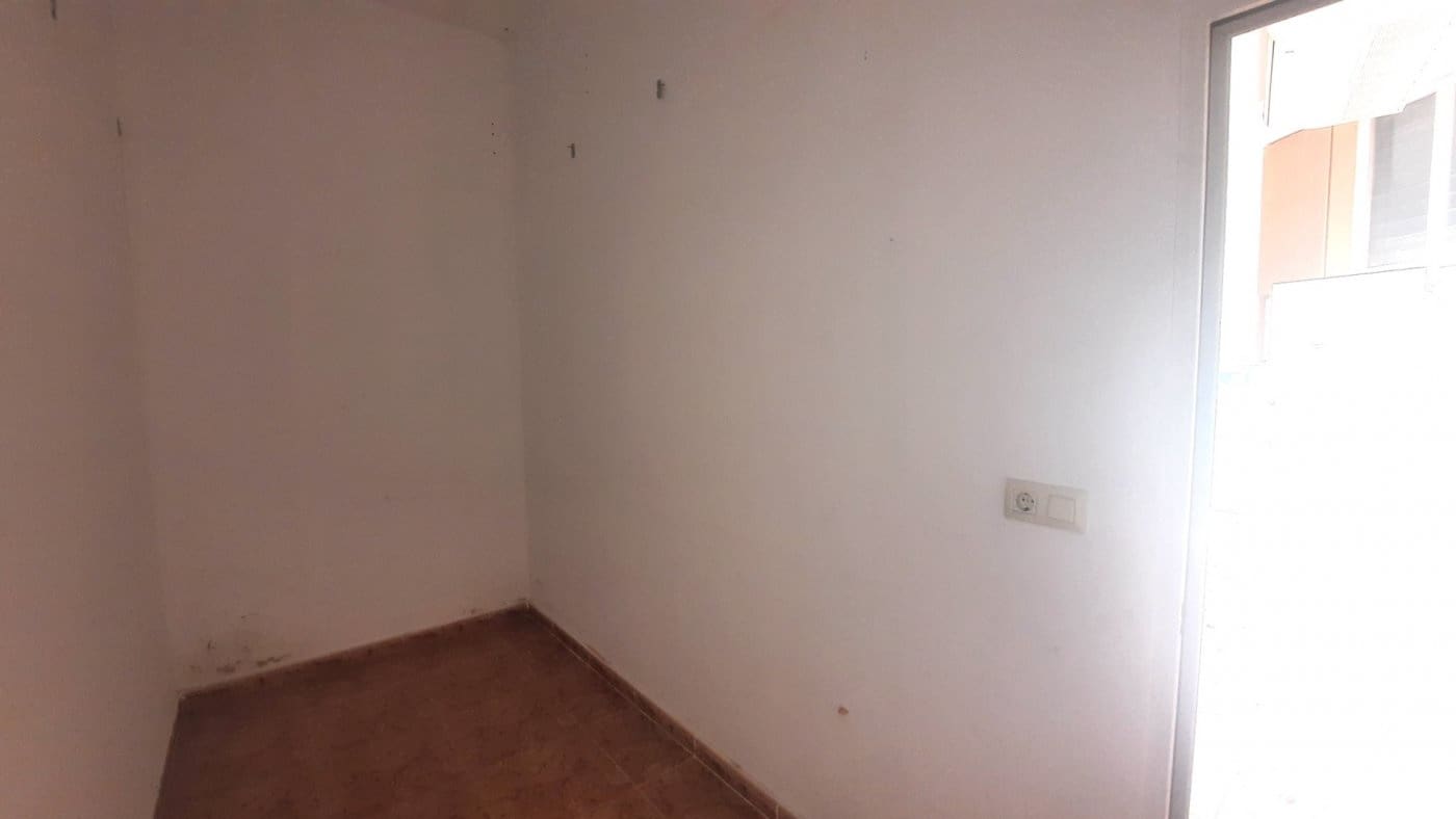 Comercial para venda em Gandia - 204 990 € (Ref: 8300484)