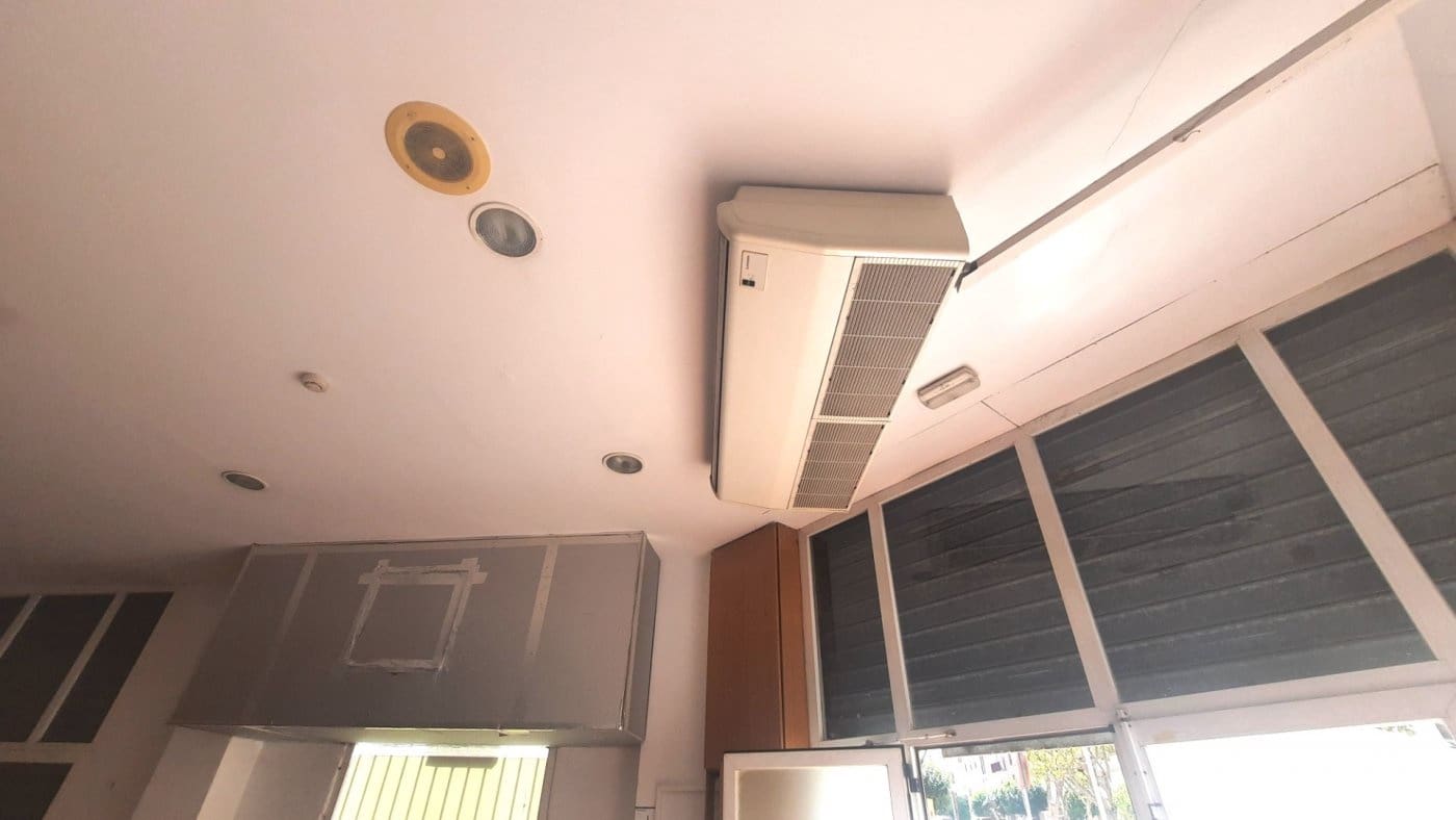 Comercial para venda em Gandia - 204 990 € (Ref: 8300484)