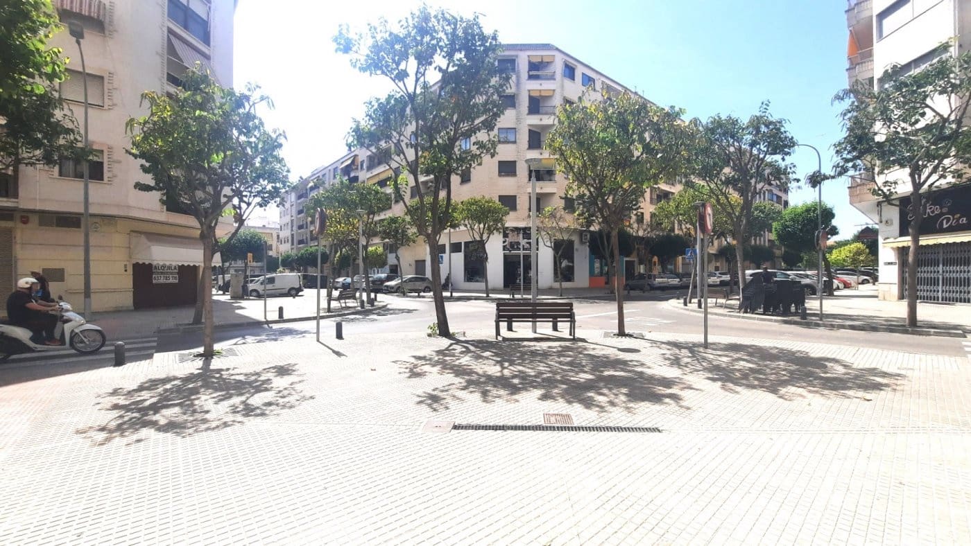 Comercial para venda em Gandia - 204 990 € (Ref: 8300484)